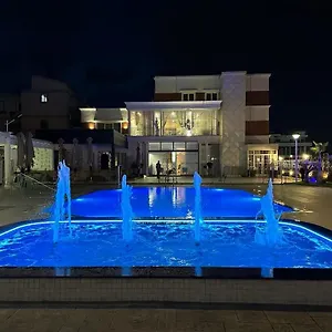 Feriested Colis, Tirana