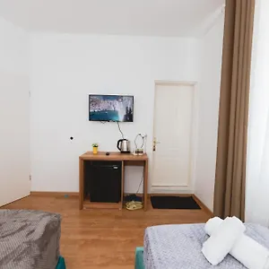 Hotel Tier Center, Tirana